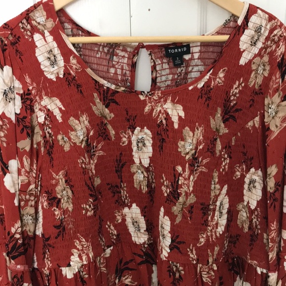 Torrid Baybydoll Top With Bell Sleeves Sz 3 - Picture 5 of 12